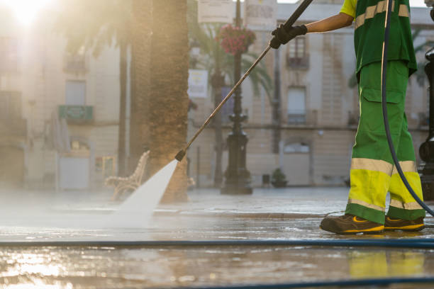 Best Deck Pressure Washing  in Collinwood, TN